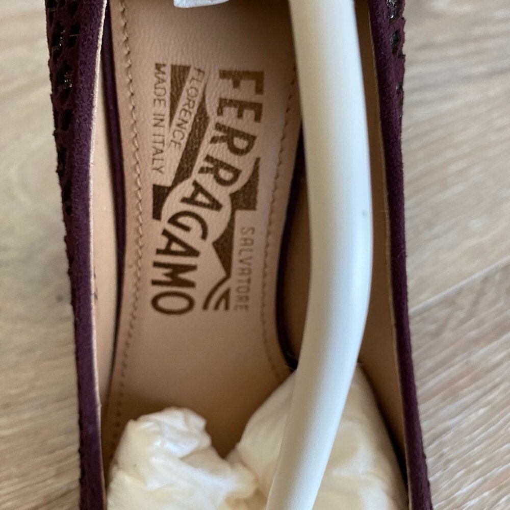 SALVATORE FERRAGAMO Susi Patch Burgundy Suede Pointy Toe Pumps Size 5.5 BNWT - Picture 14 of 15